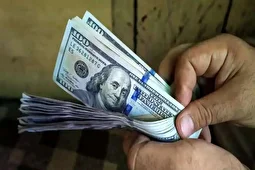 دلار وارد دامنه ۷۰ هزار تومان شد/ دلالان در کانال‌های تلگرامی نرخ‌سازی می‌کنند