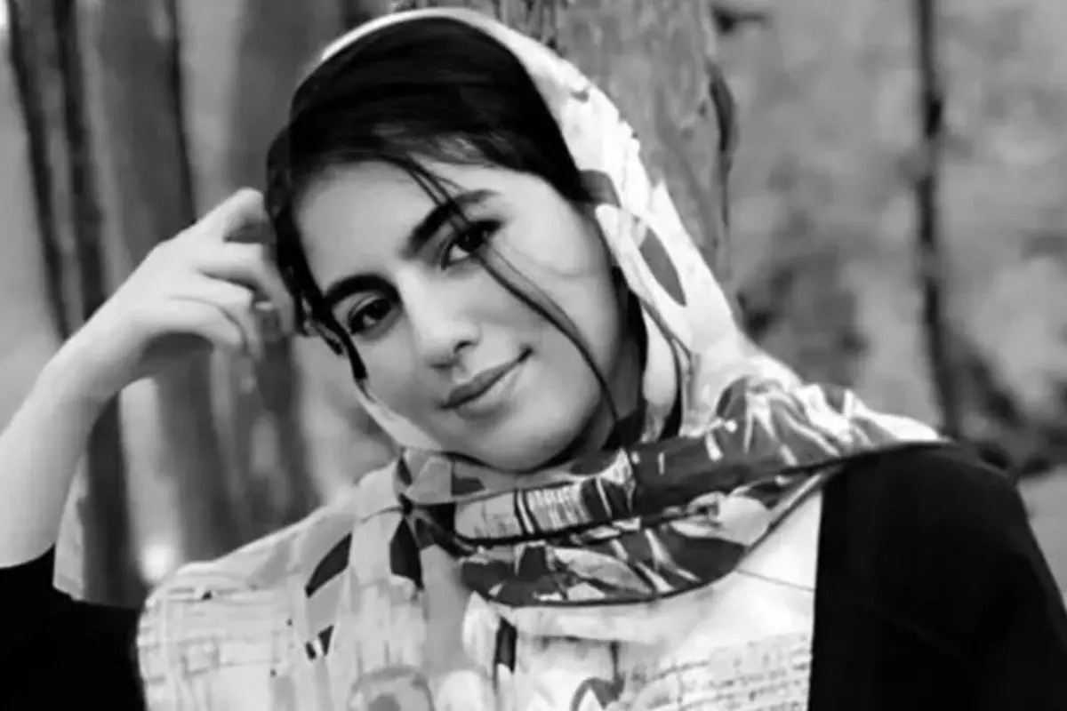 تصویری بسیار غمانگیز از مقابل منزل الهه حسیننژاد