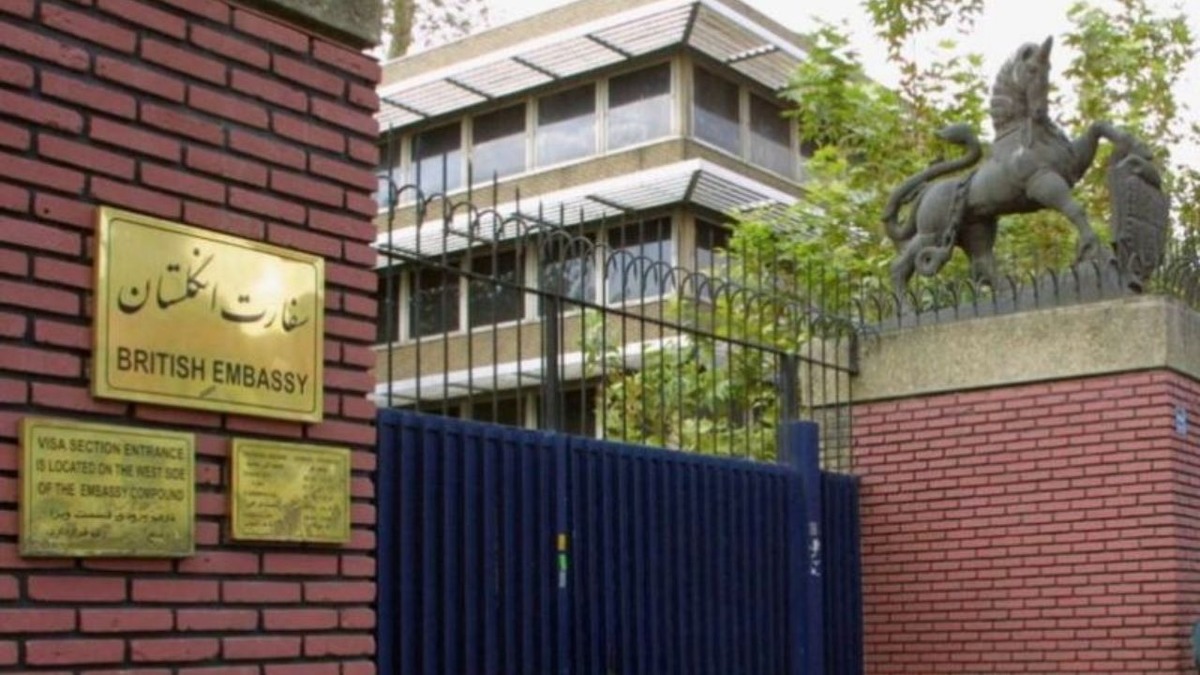 سفارت انگلیس در تهران بازگشایی شد