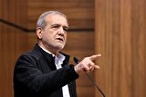 انتقاد تند روزنامه اصولگرا از پزشکیان: مشاورانش گمان کرده‌اند که مشاوره ازدواج می‌دهند نه مشاوره سیاسی!