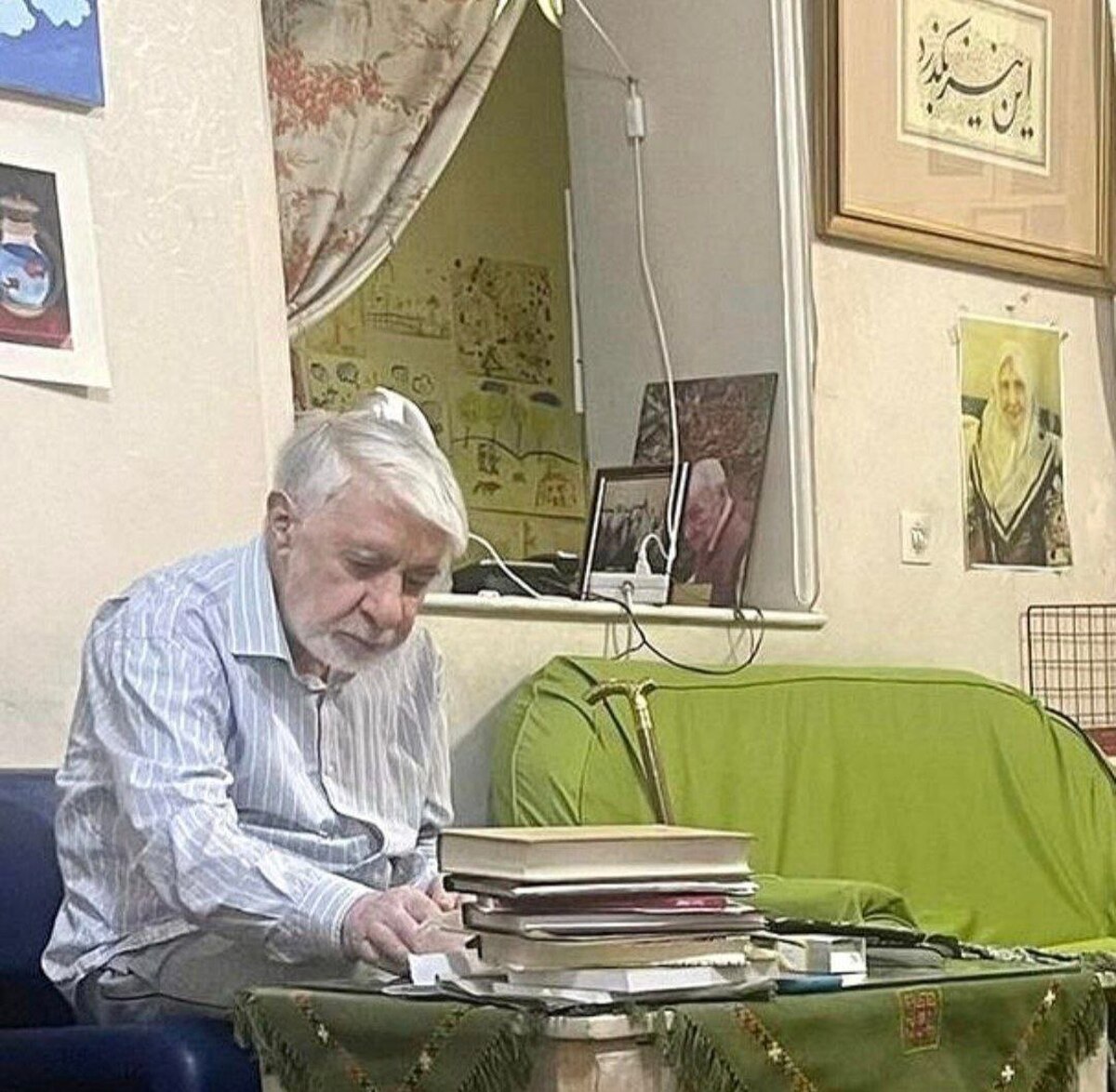 تصویری جدید از میرحسین موسوی که دخترش منتشر کرد و بسیار پیر و شکسته شده است