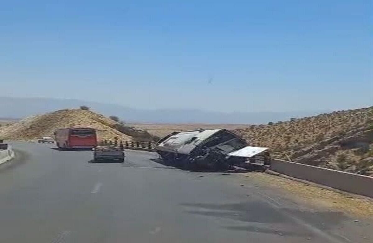 تعداد فوتی‌های حادثه واژگونی اتوبوس در فارس به ۱۵ نفر رسید