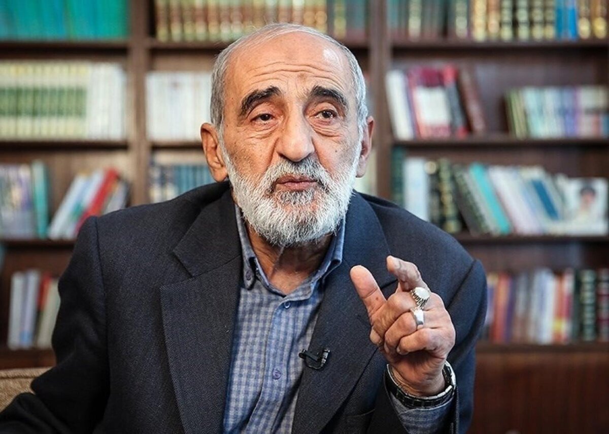 حمله شریعتمداری به عراقچی