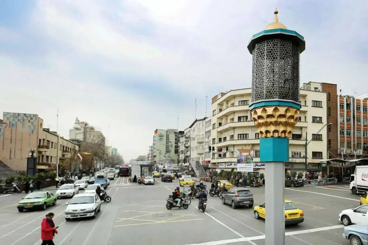 نصب بلندگو در خیابان‌های تهران برای شرایط بحرانی و جنگ
